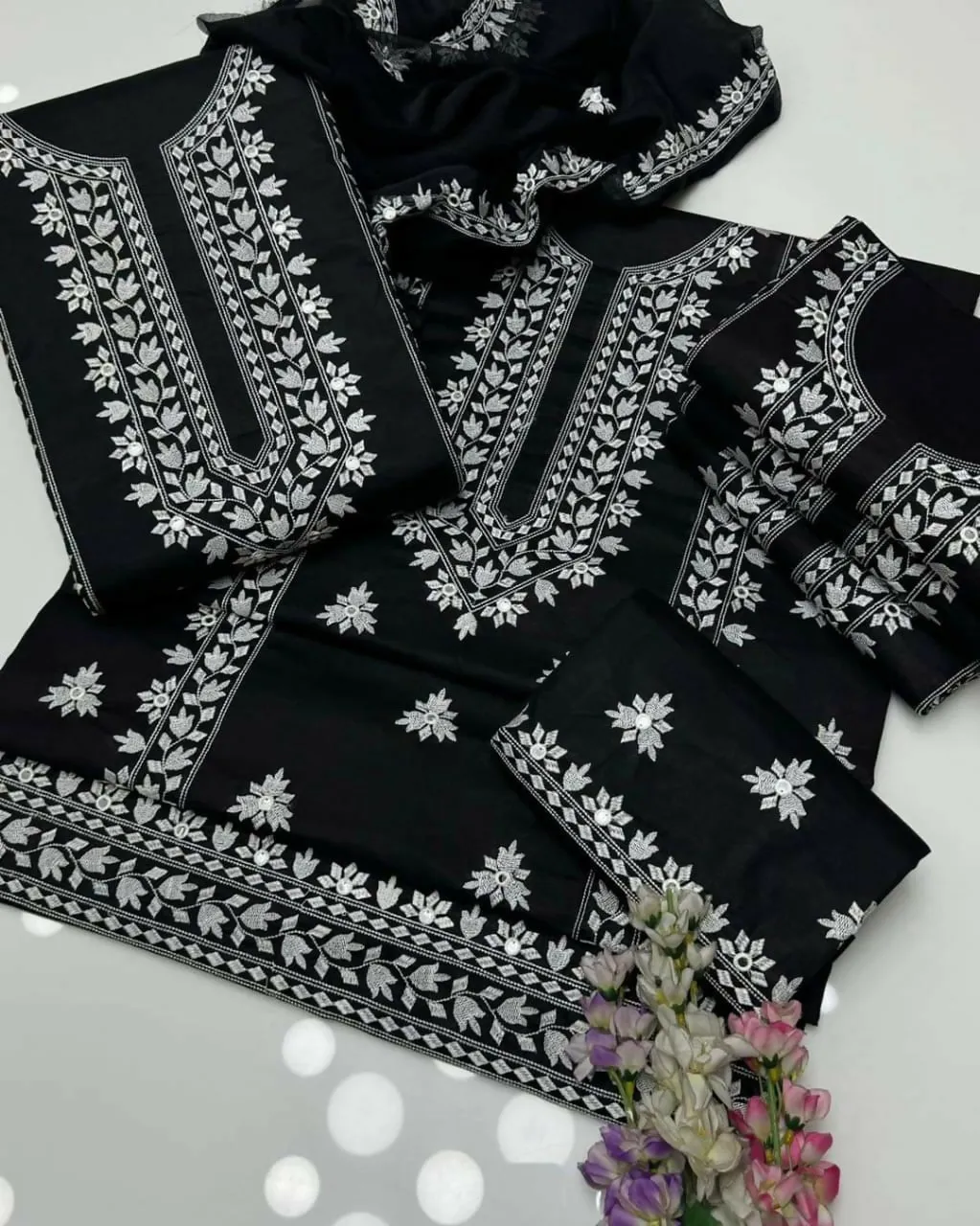 3 PC Unstitched GTM Lawn Embroidery Shirt & Trouser With Chiffon Dupatta