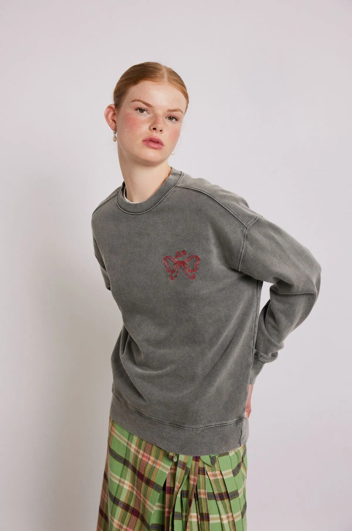 Bow Logo Crew Neck Sweat Charcoal