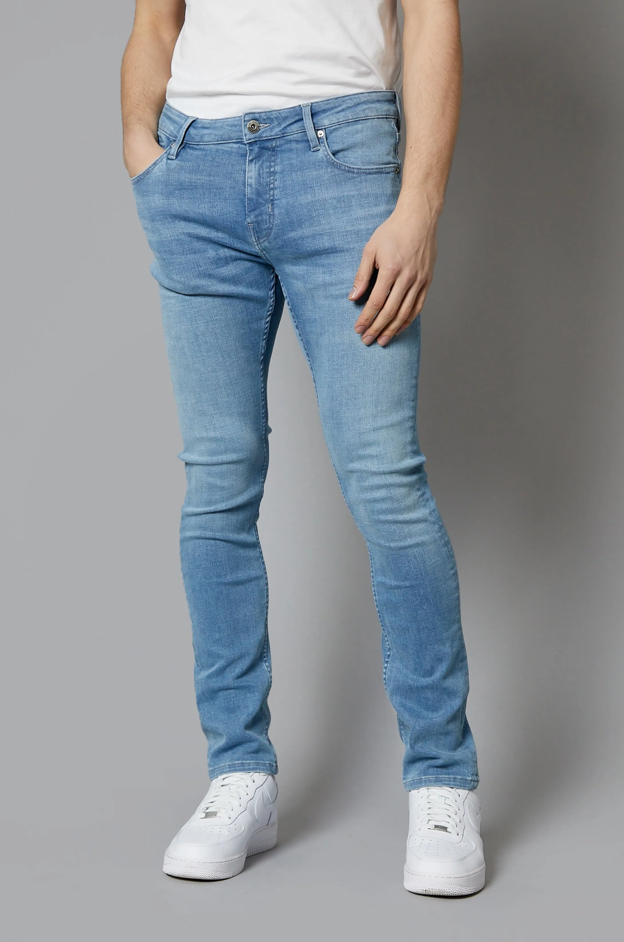 Dakota Slim Fit Jeans In Light Blue