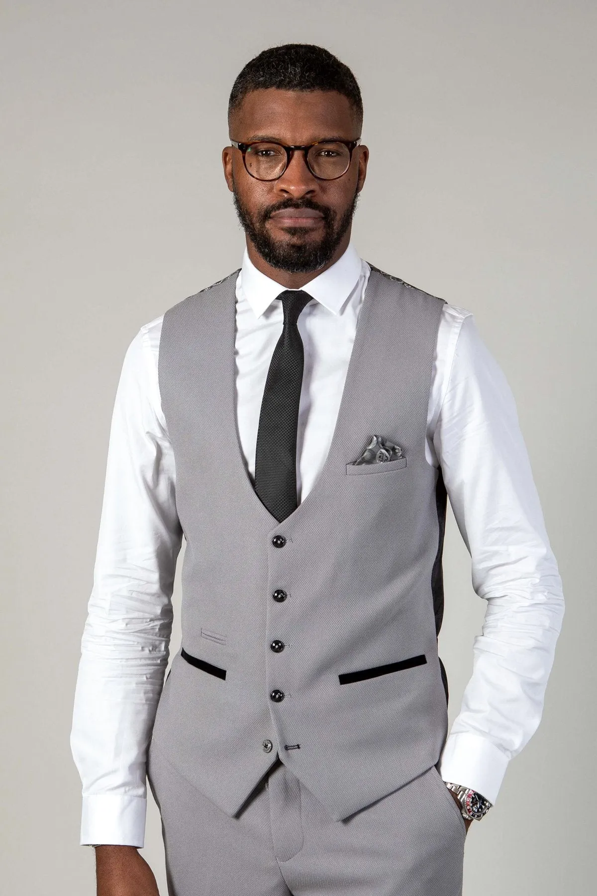 EDWIN - Silver Grey Notch Lapel Three Piece Suit