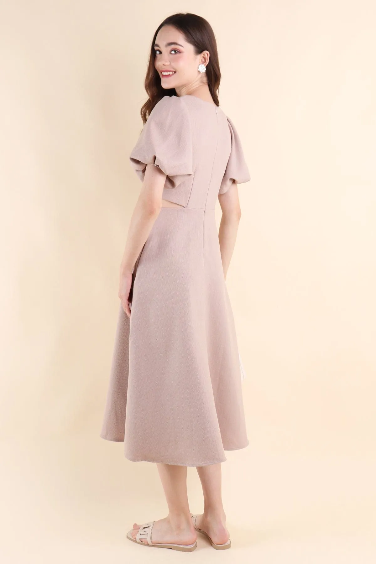 JEVONIA KNOT LINEN CUT-OUT DRESS IN WALNUT