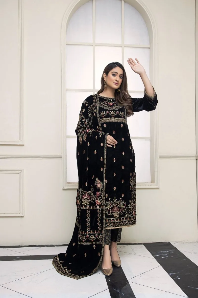 Mihrimah Embroidered Velvet 3 Piece Suit MIH38