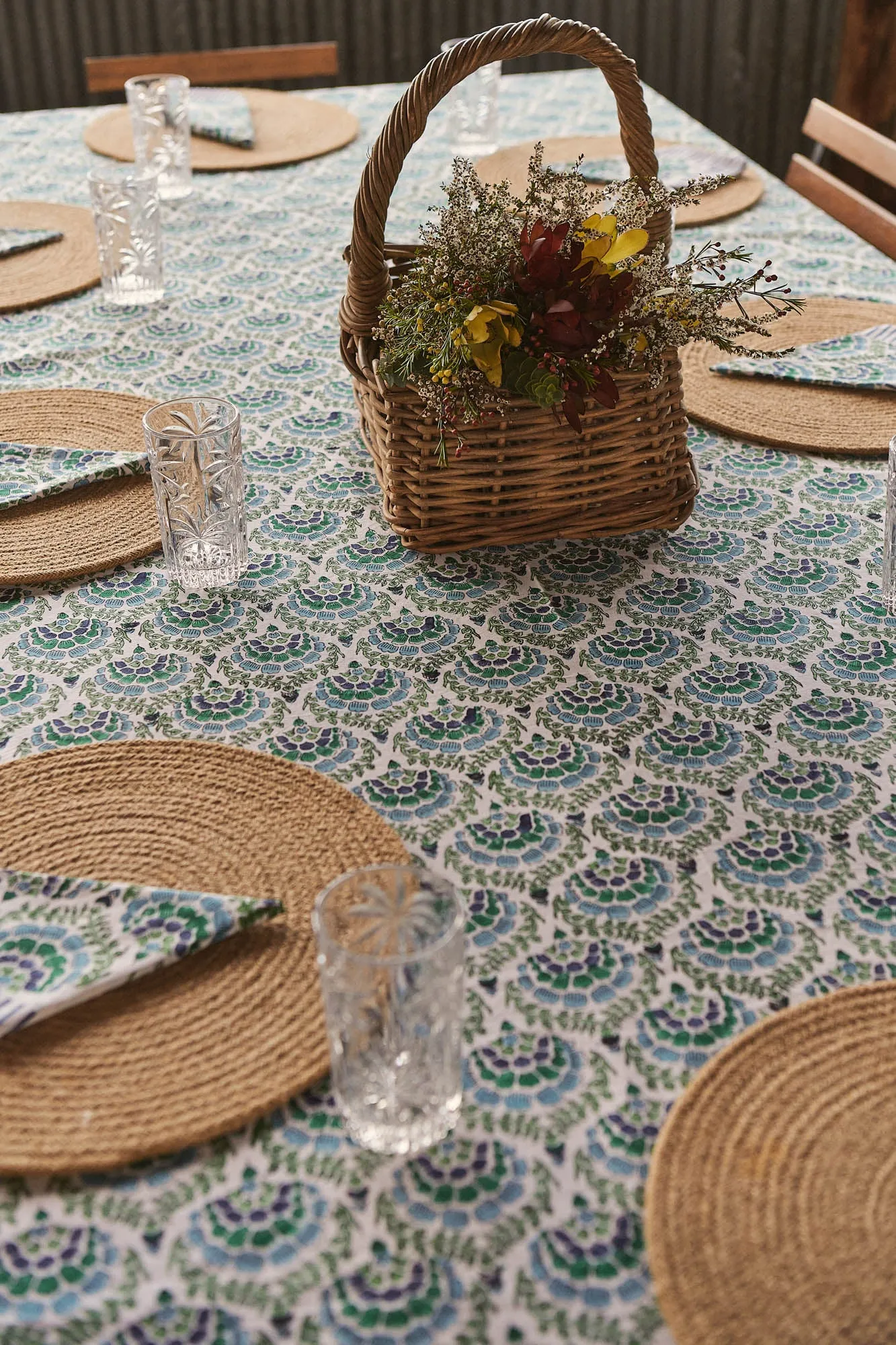 Tablecloth & Napkin Set Floral Garland