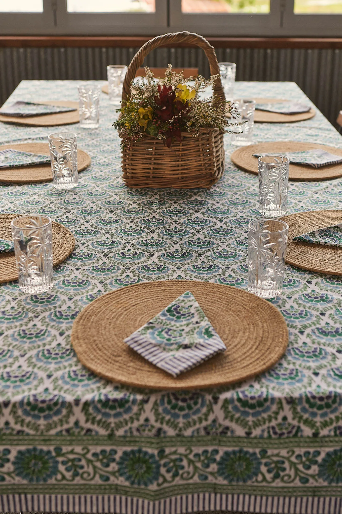 Tablecloth & Napkin Set Floral Garland